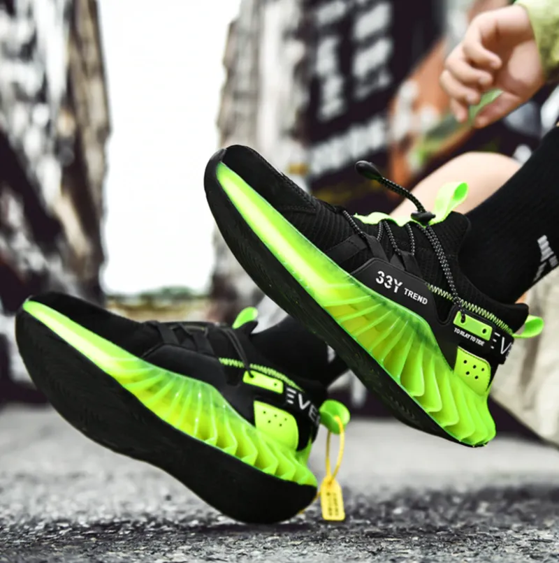 33Y Trend Sneakers