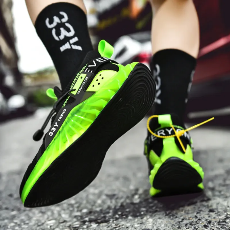 33Y Trend Sneakers