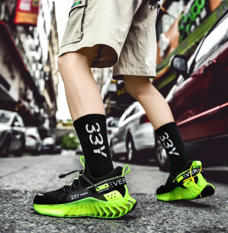 33Y Trend Sneakers