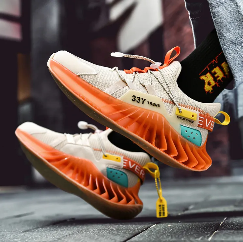 33Y Trend Sneakers