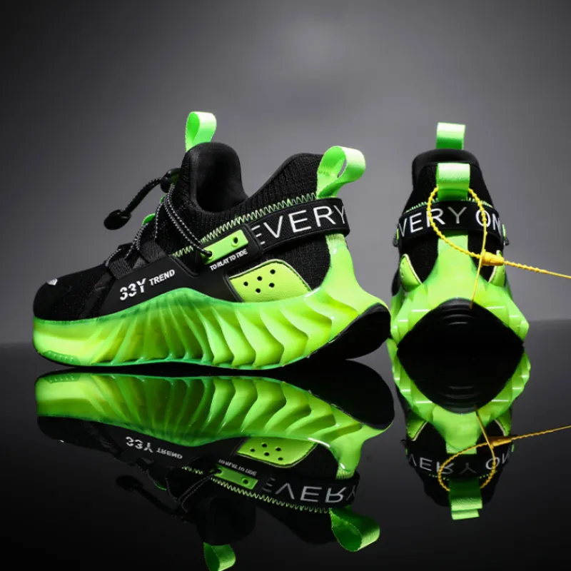 33Y Trend Sneakers