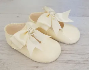 Cream diamante bow soft sole shoes
