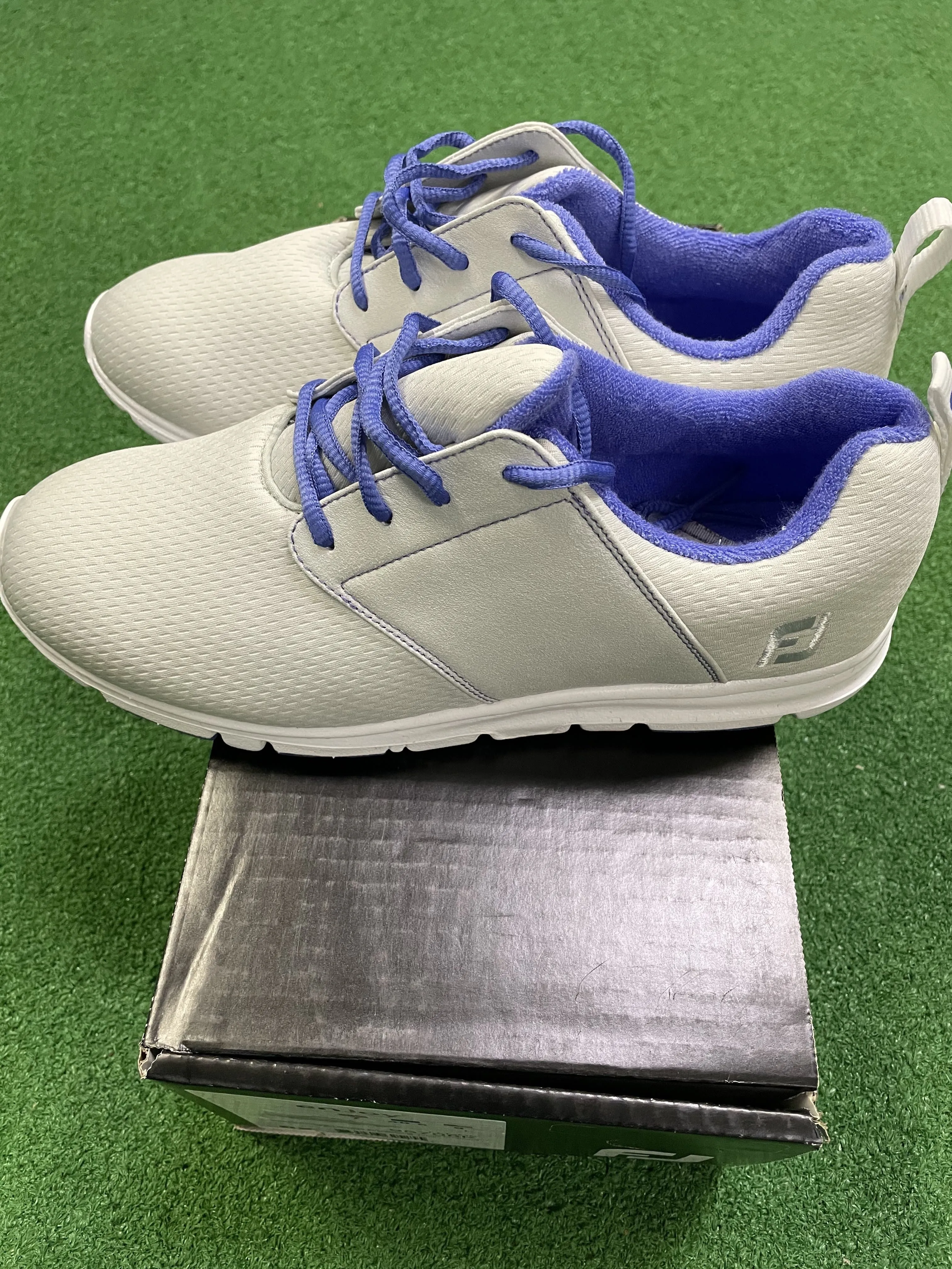 EX Shop Display Footjoy Ladies enJoy Golf Shoes 95708K / Light Grey / Size UK 7 W