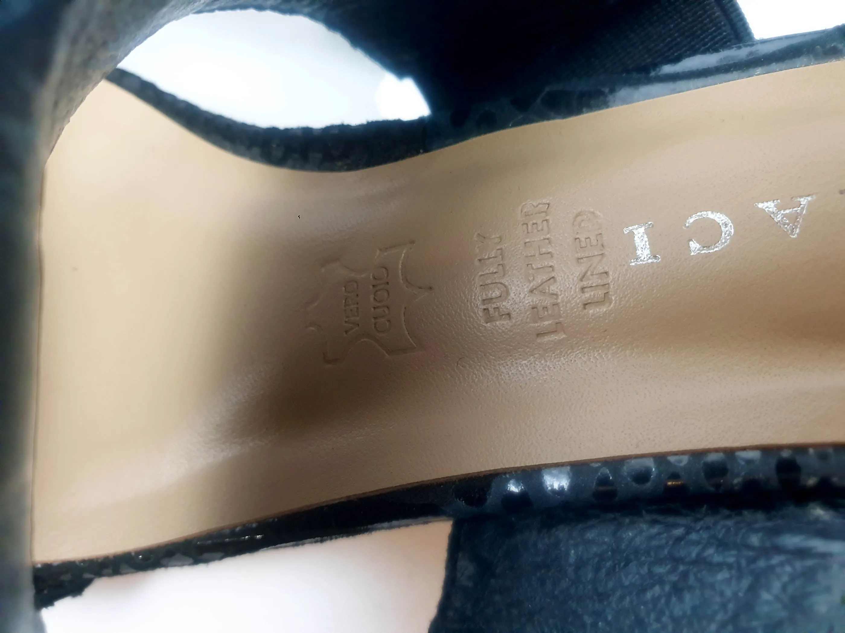 Mi Piaci black leather shoes size 38
