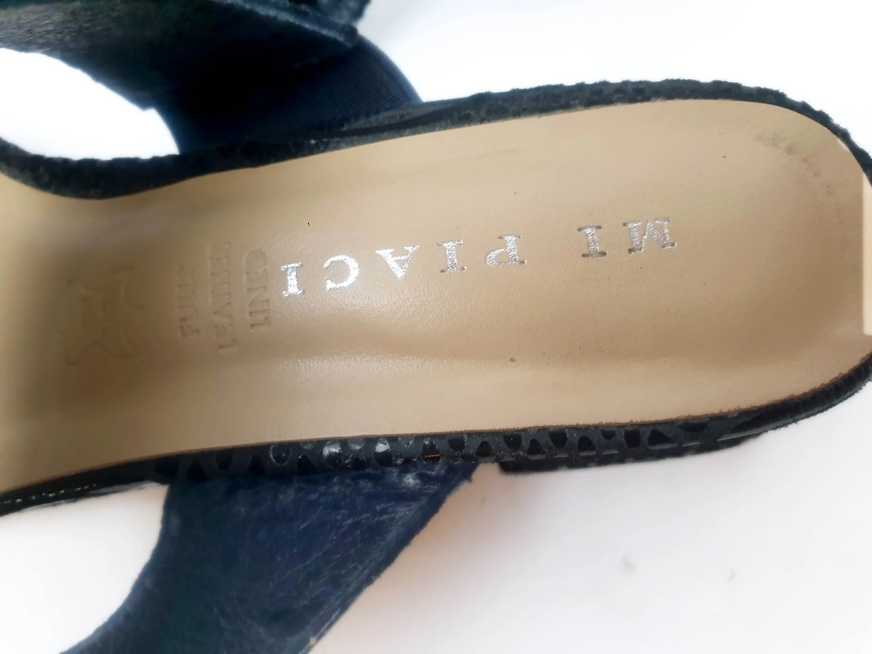 Mi Piaci black leather shoes size 38