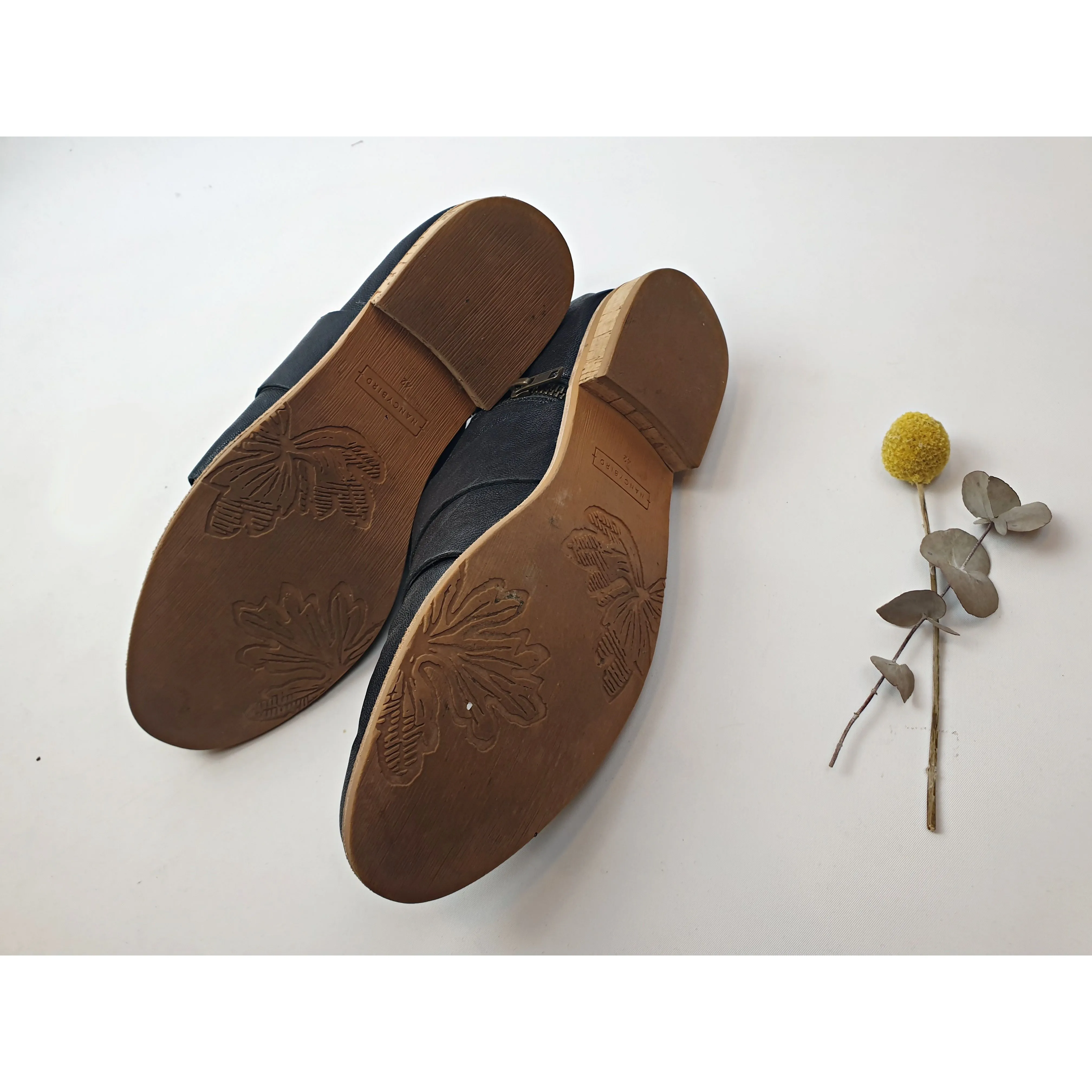 Nancybird black leather shoes with unique and subtle horizontal leather detail size 42