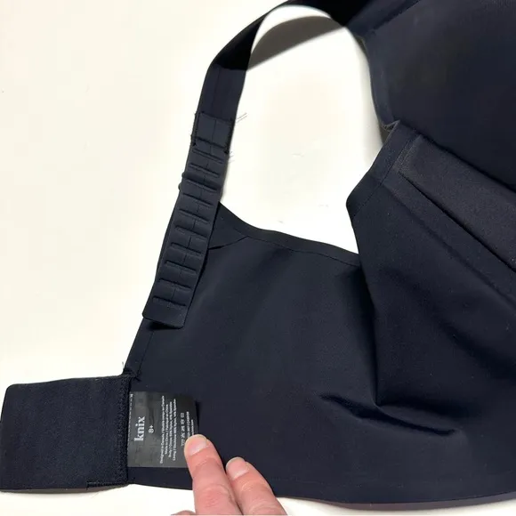 NEW Knix Black Catalyst Sports Bra Size 8 
