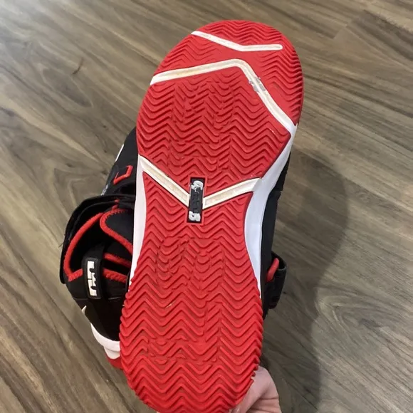 Nike Lebron Soldier Basketball shoes