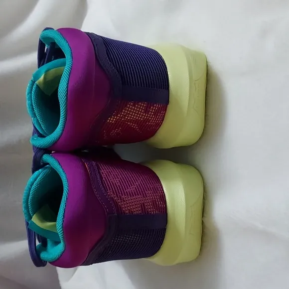 Nike LeBron witness 8 basketball shoes