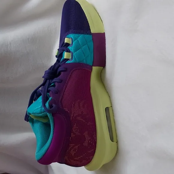 Nike LeBron witness 8 basketball shoes