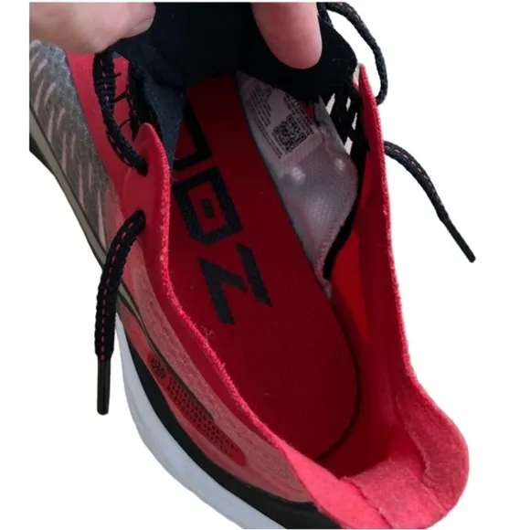 NIKE Men’s Zoom Gravity 'University Red Silver' Running Sneakers sz. 7.5