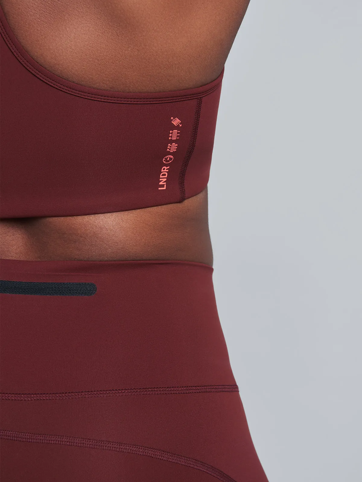 NUDE FATALE Sports Bra Rust