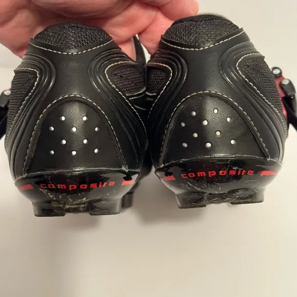 Shimano SH-R106L RD/Cycling Shoe Men’s Size 44 US 9.5 Black/Red/Gray - No Cleats