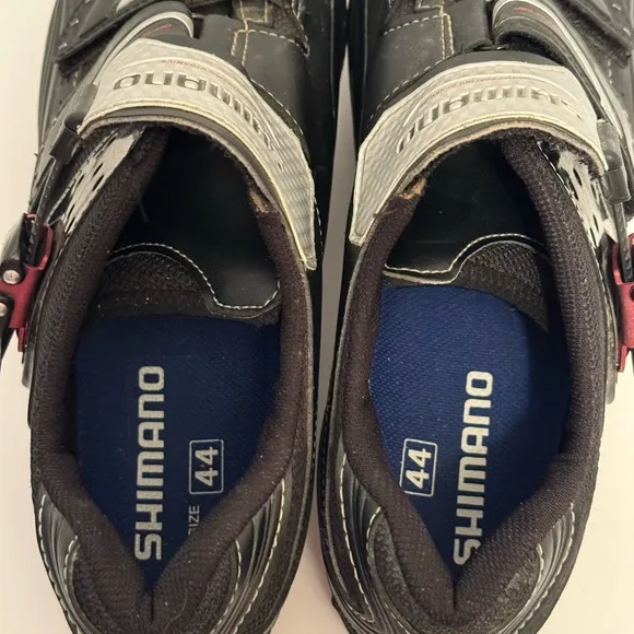 Shimano SH-R106L RD/Cycling Shoe Men’s Size 44 US 9.5 Black/Red/Gray - No Cleats