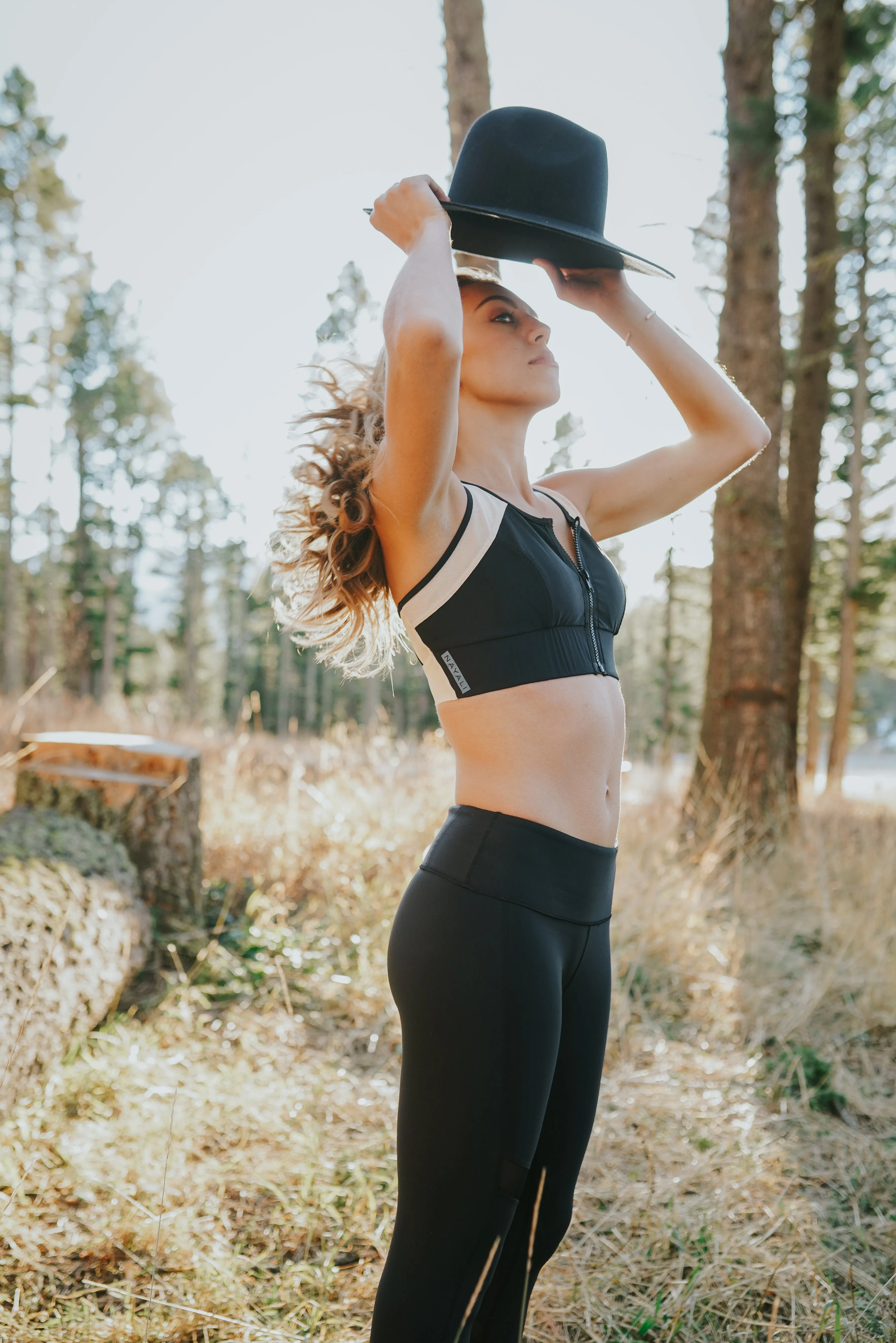 ZIP FRONT CAIRNS CROP // BLACK & BUFF
